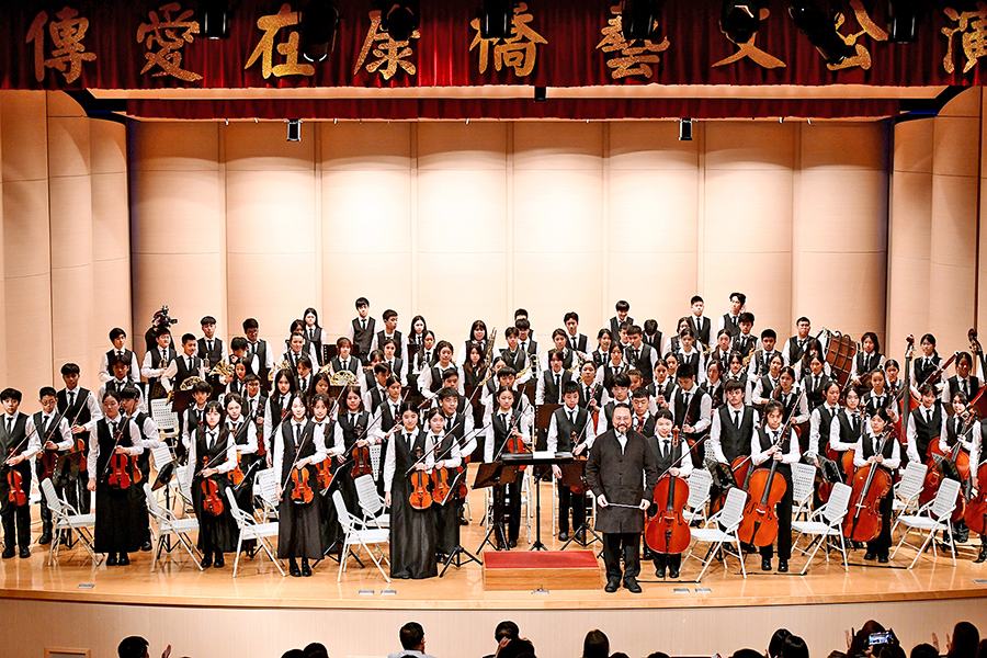 康橋秀岡管弦樂團學生非音樂班出身，靠著才藝課程與自主練習累積實力，將首度登上國家音樂廳演出。